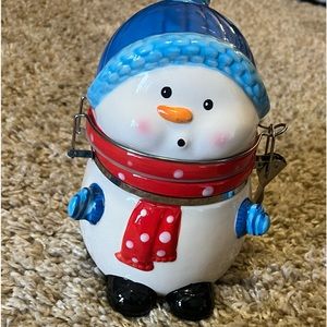 Snow man canister